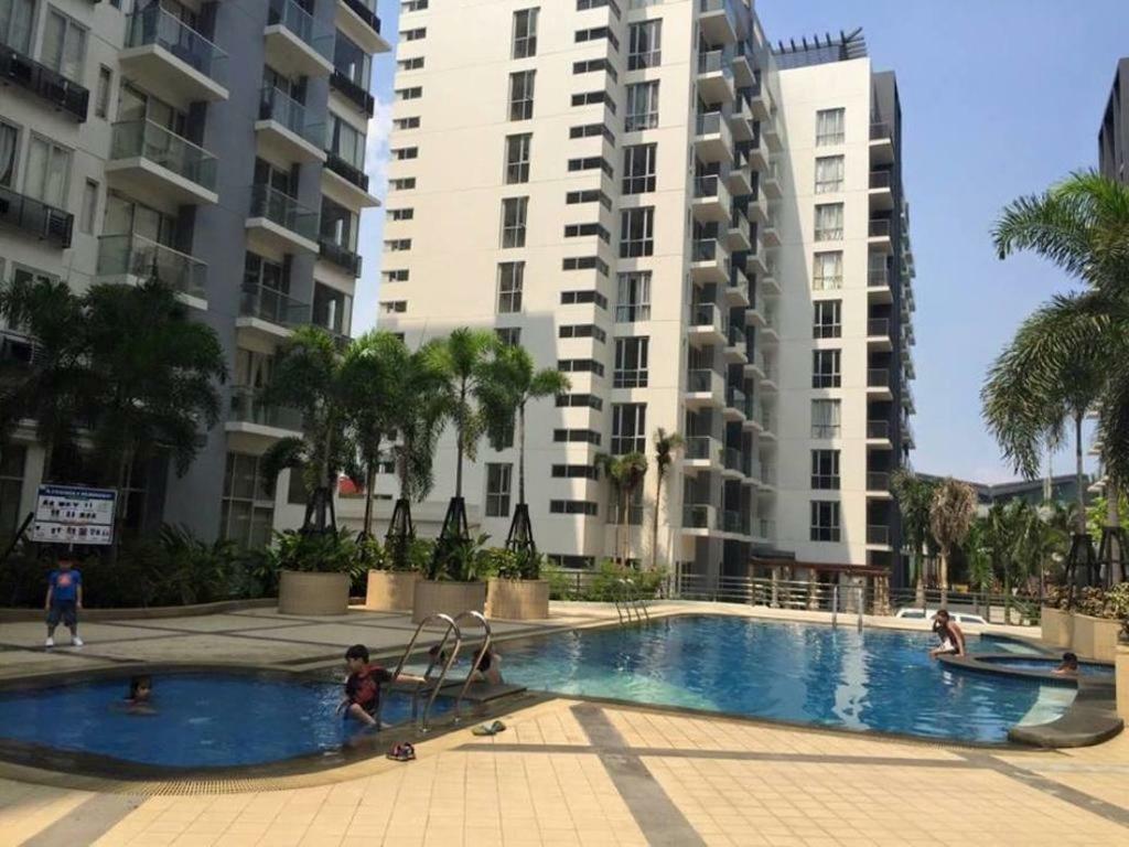 One Palm Tree Villas マニラ市 エクステリア 写真