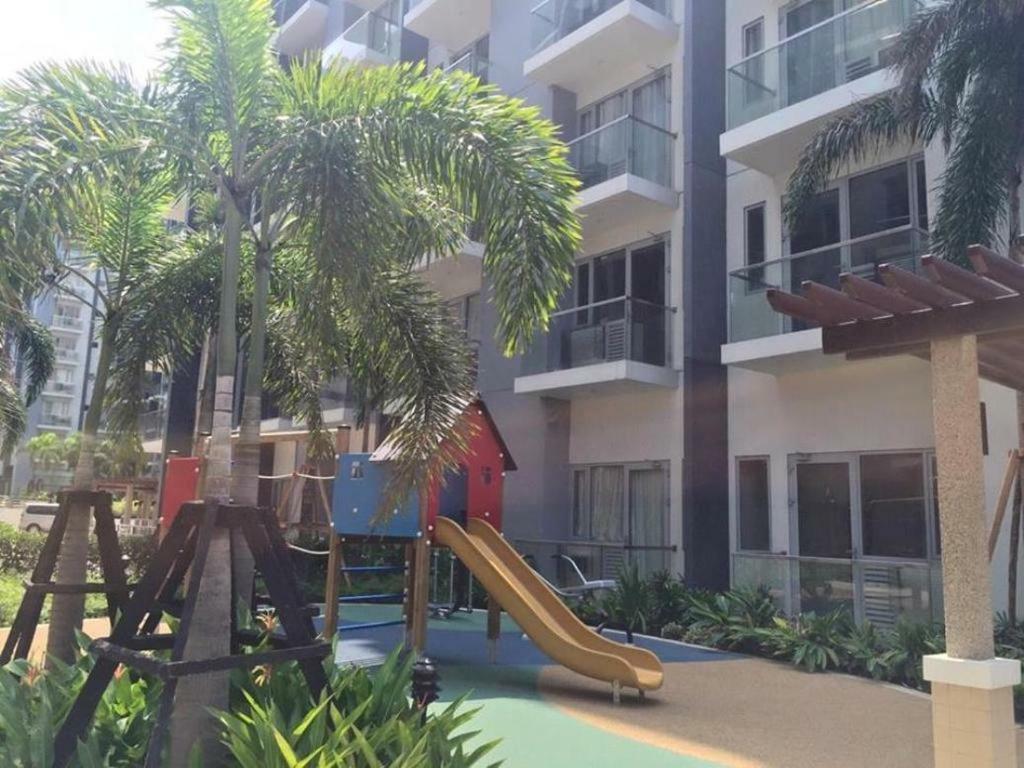 One Palm Tree Villas マニラ市 エクステリア 写真